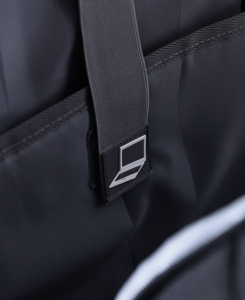 Мужской современный черный прочный рюкзак с USB с карманом под гаджеты непромокаемый 6842 6842 фото